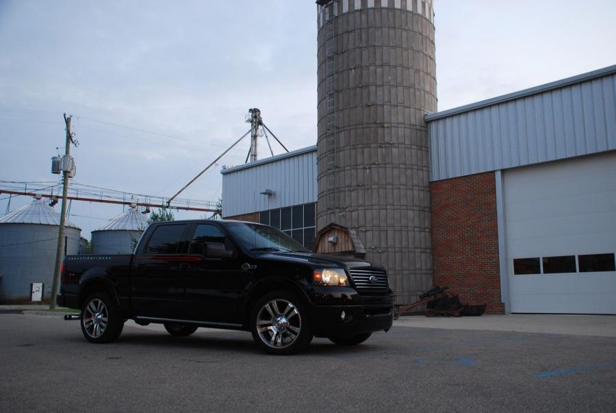  Ford F-150 Harley-Davidson SuperCrew 2007 года  (фото 12 из 29)
